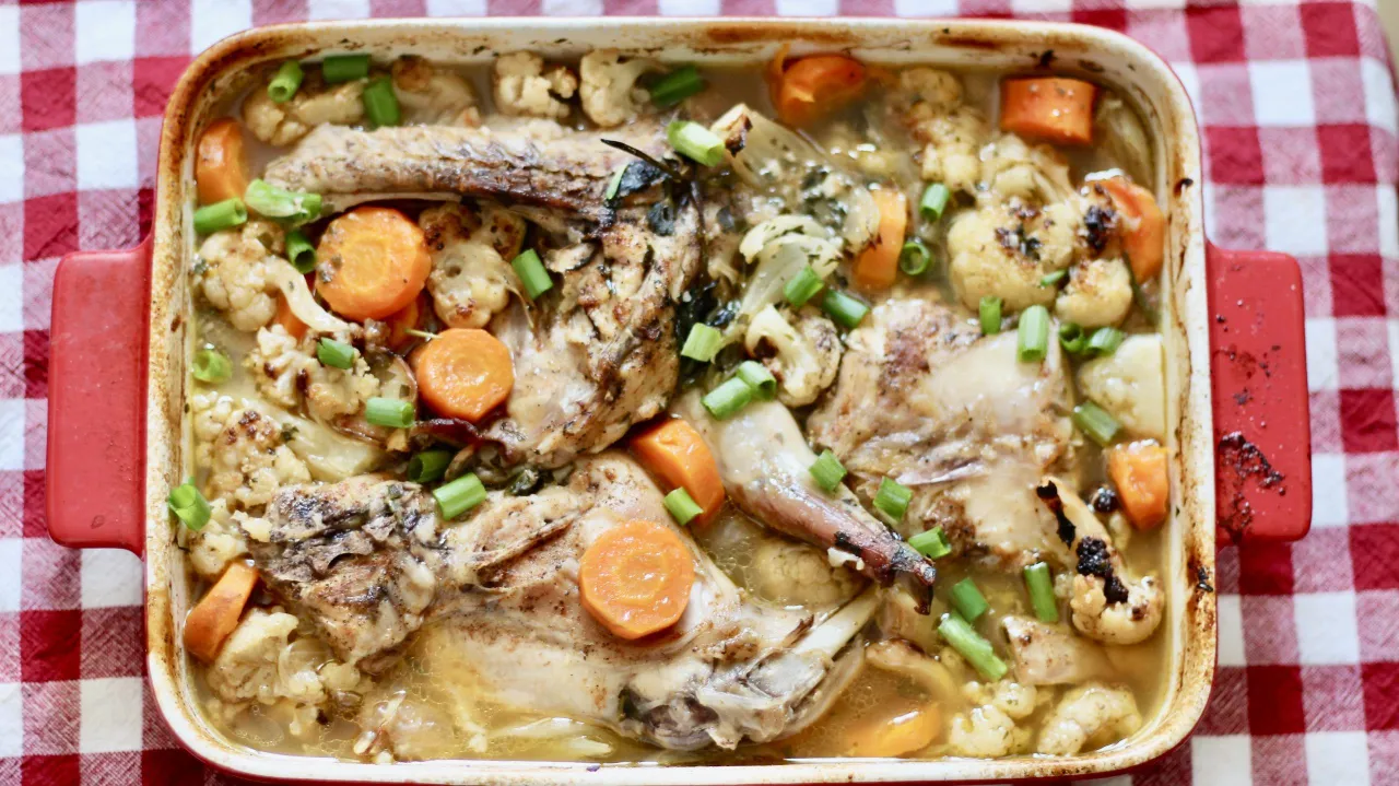 kr&oacute;lik duszony w śmietanie