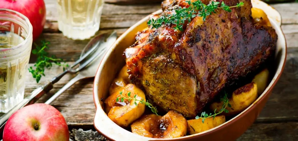 karkówka pieczona w całości, soczysta karkówka z piekarnika