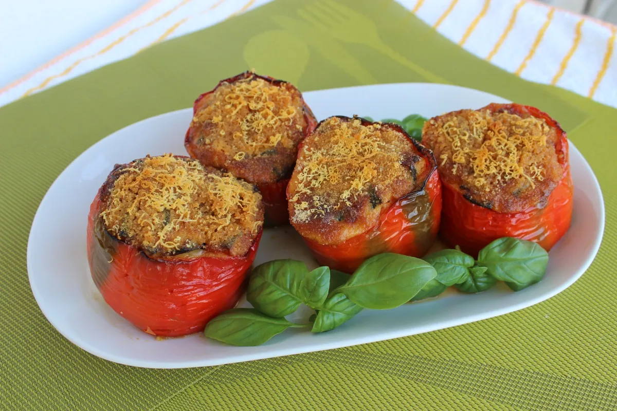 zucchine e peperoni ripieni varianti