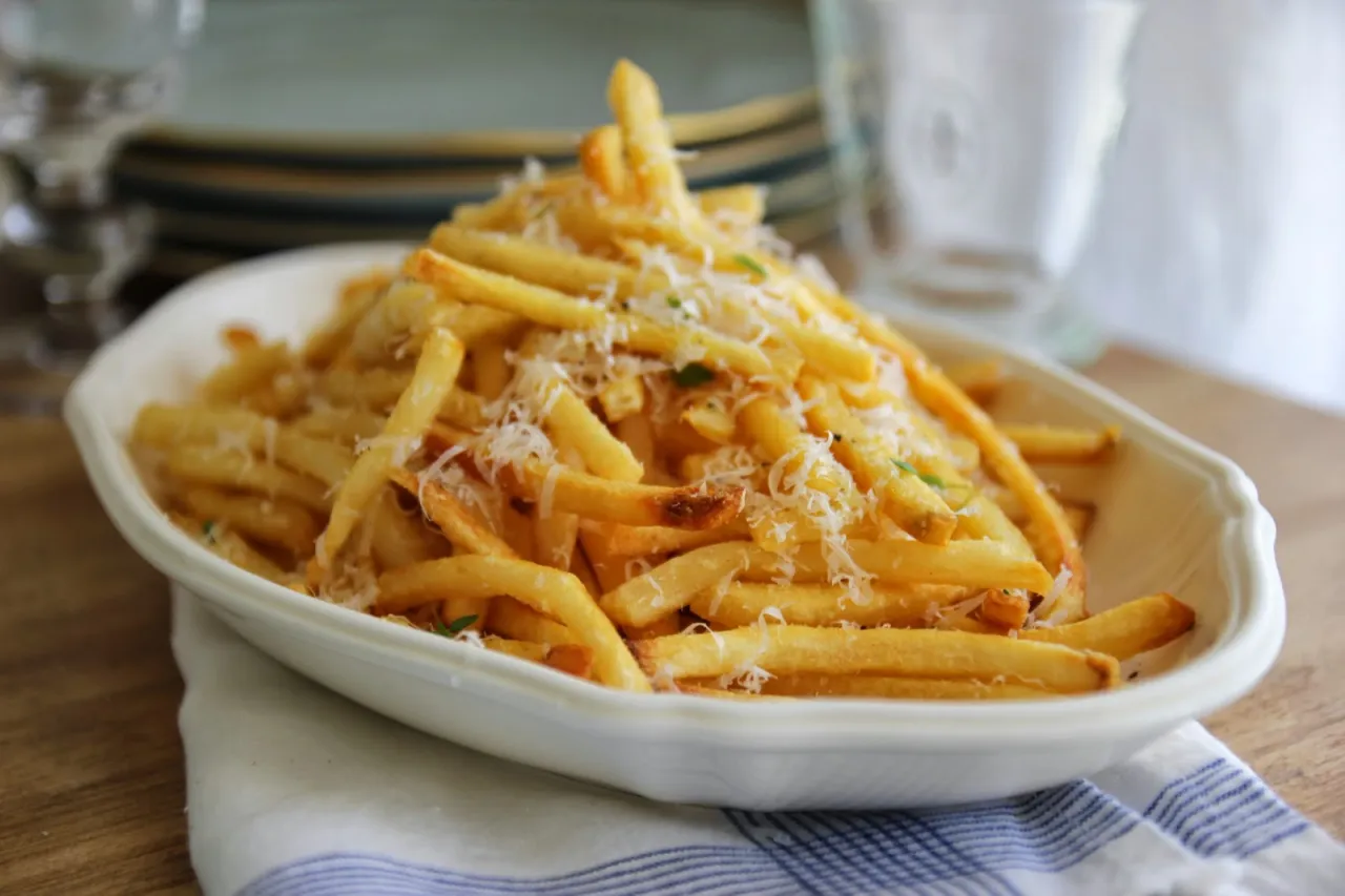 frytki z parmezanem i truflami