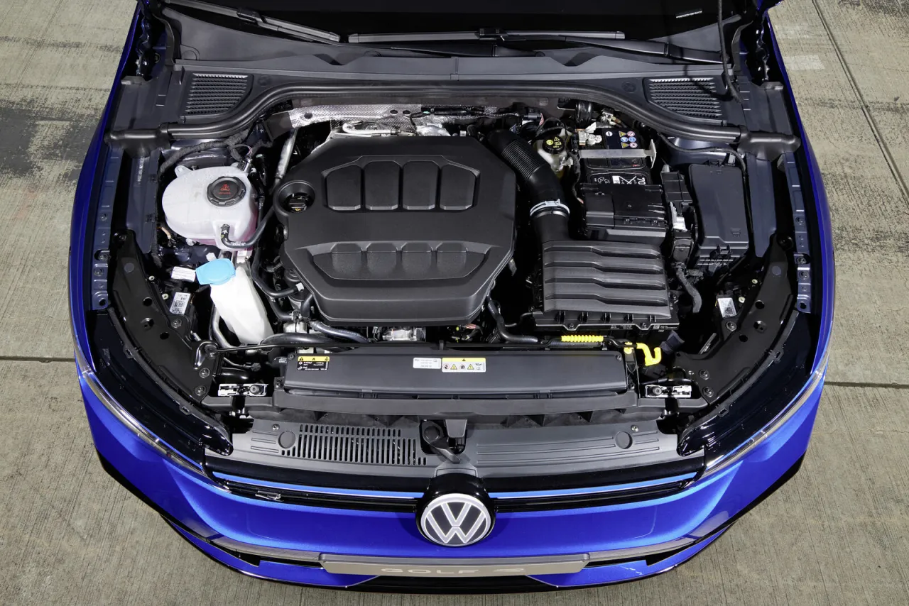 Volkswagen Golf 8 R engine bay 2.0 TSI