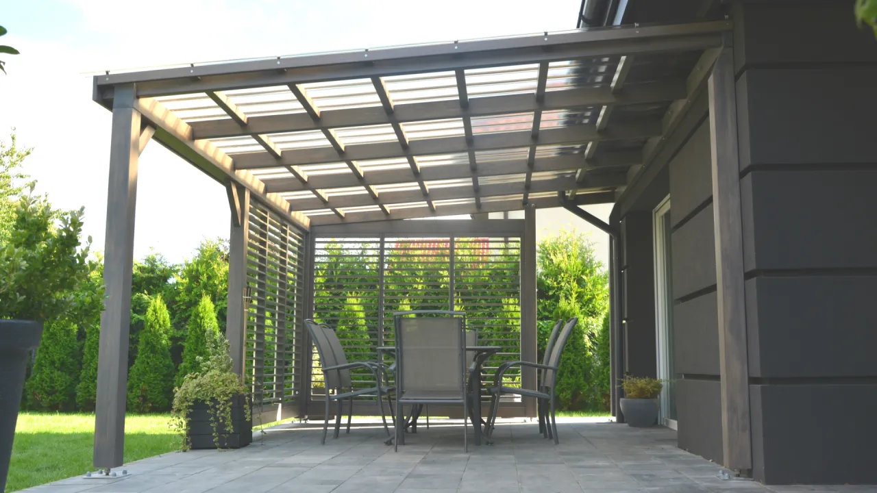 Zadaszenie tarasu poliwęglanowe estetyka