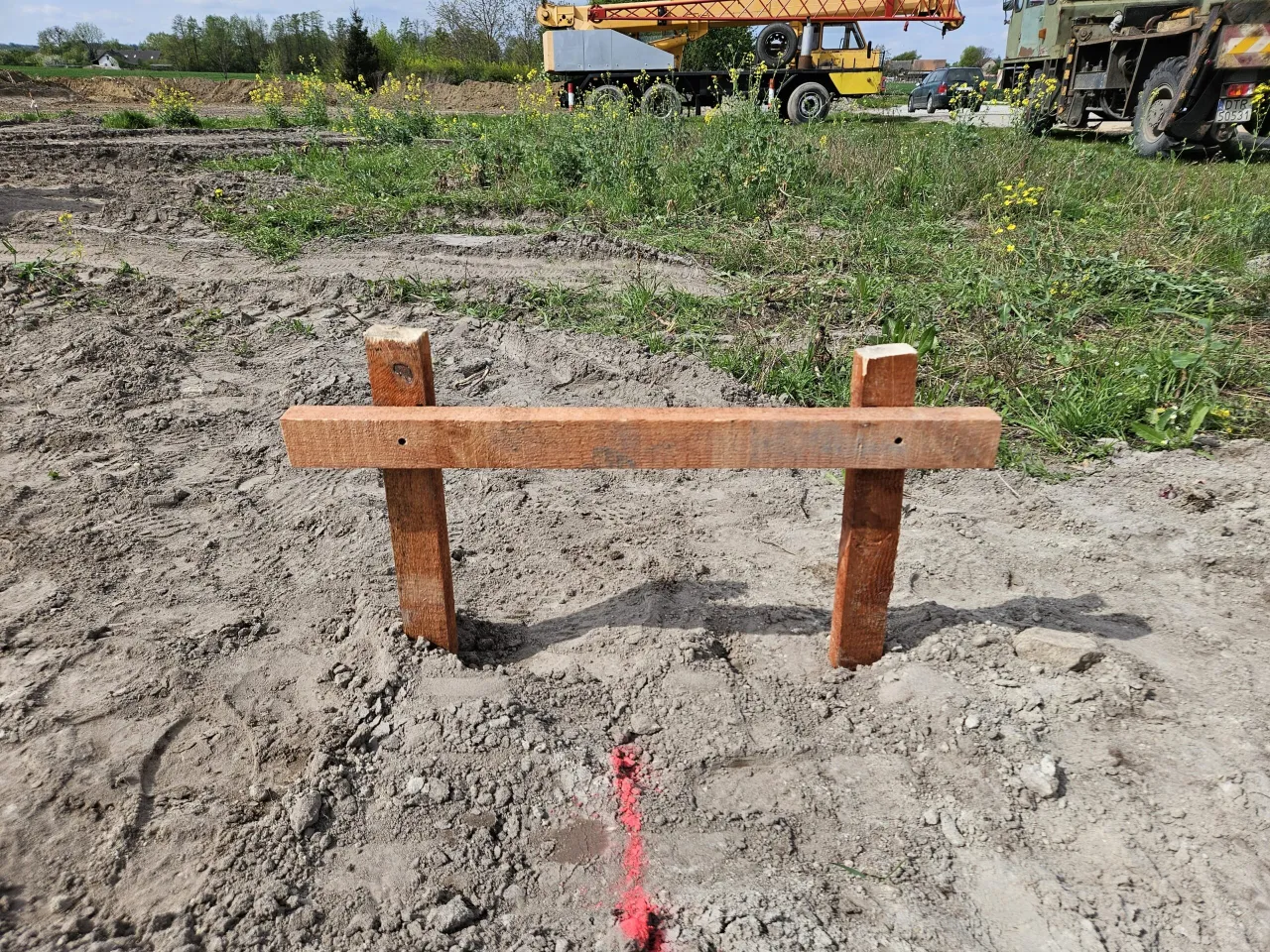 geodeta tyczenie budynku ławy ciesielskie