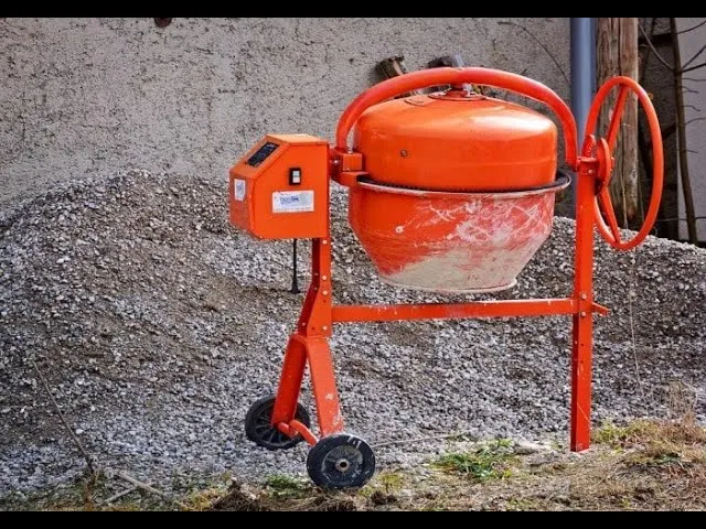 Betoniarka z r&oacute;żnymi konsystencjami betonu, zużyte łożysko betoniarki