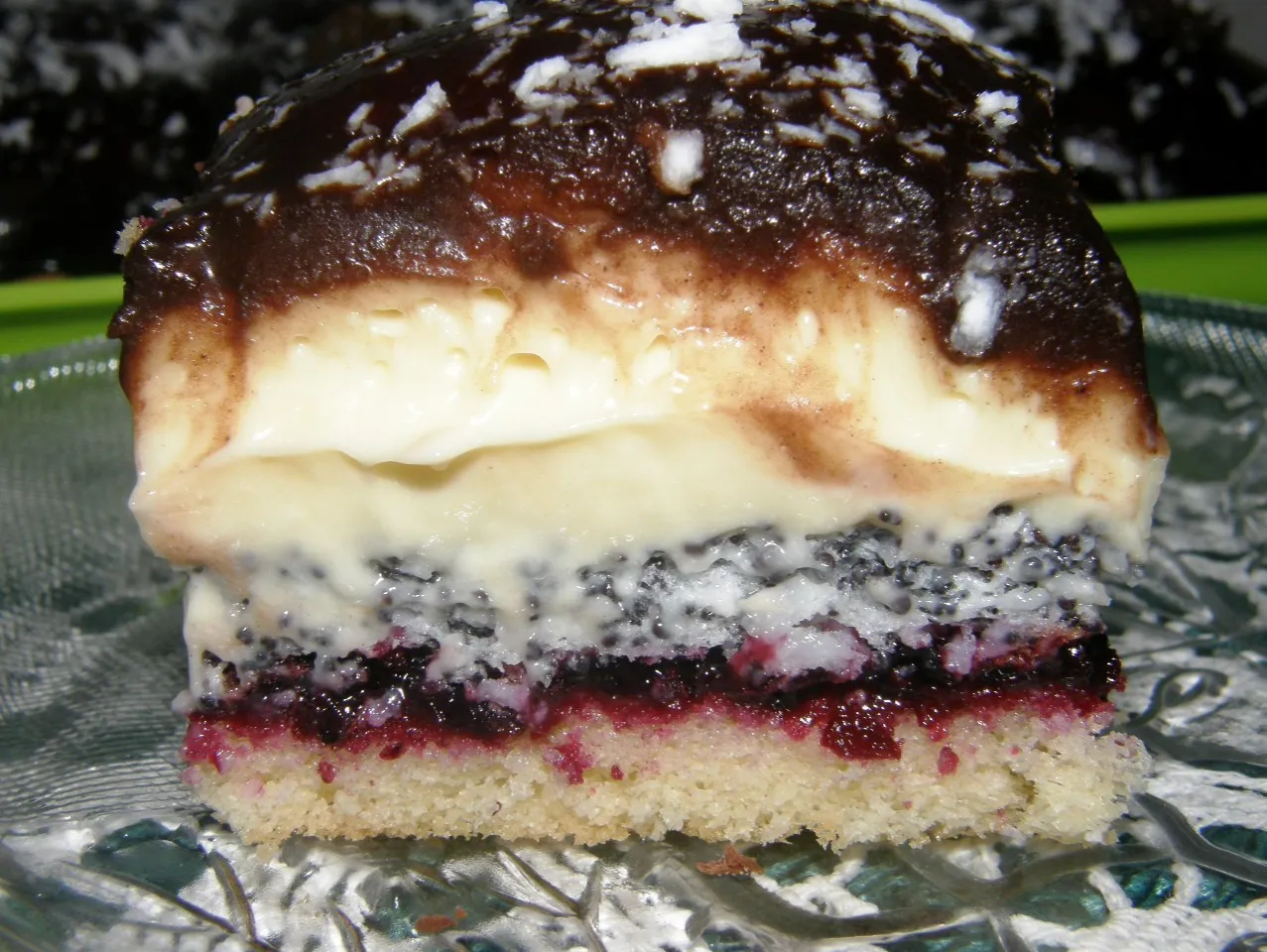 Ciasto Pijak z makiem i kokosem przekrój