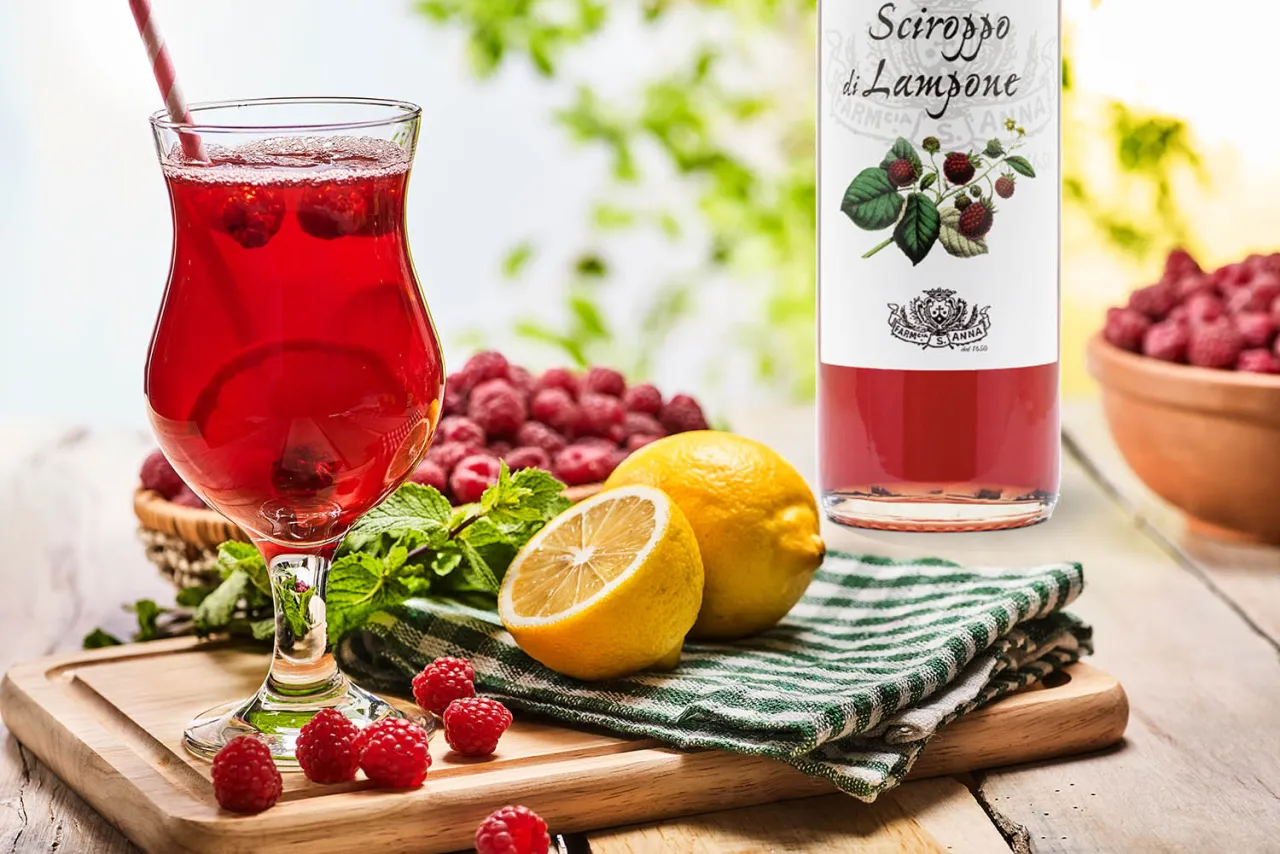 cocktail in caraffa estivo frutta