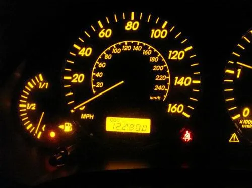 Kontrolka rezerwy paliwa Toyota Avensis T25