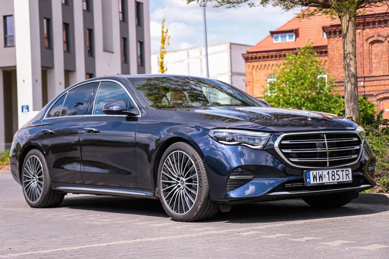 Mercedes-Benz Klasy E W214 na drodze