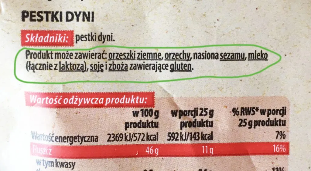 Etykieta produktu spożywczego ze składem i alergenami