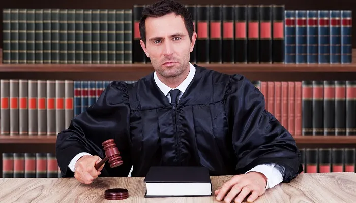 prawnik w sądzie