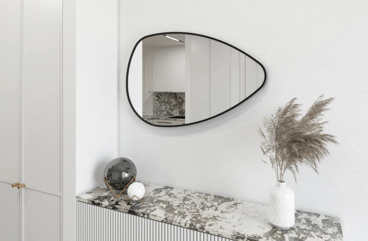 Lustra z różnymi ramami w aranżacjach