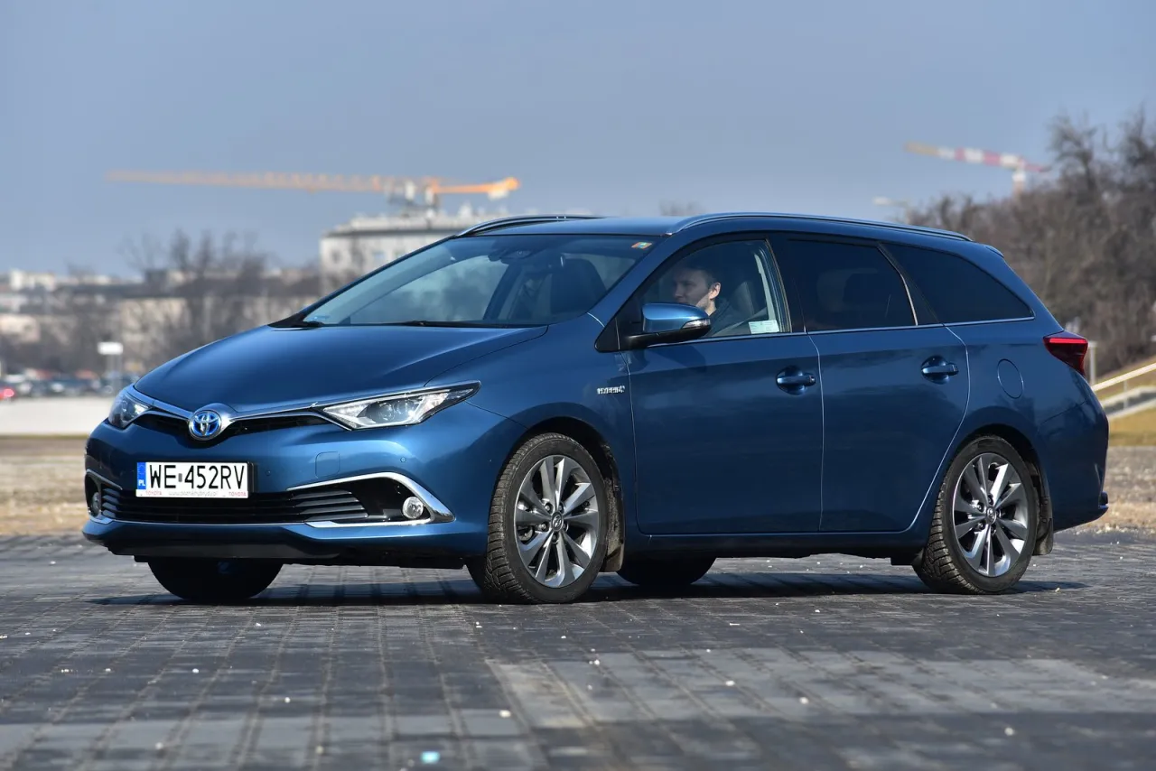 Zdjęcie Wymiary bagażnika Toyota Auris i Corolla Kombi - Co warto sprawdzić?