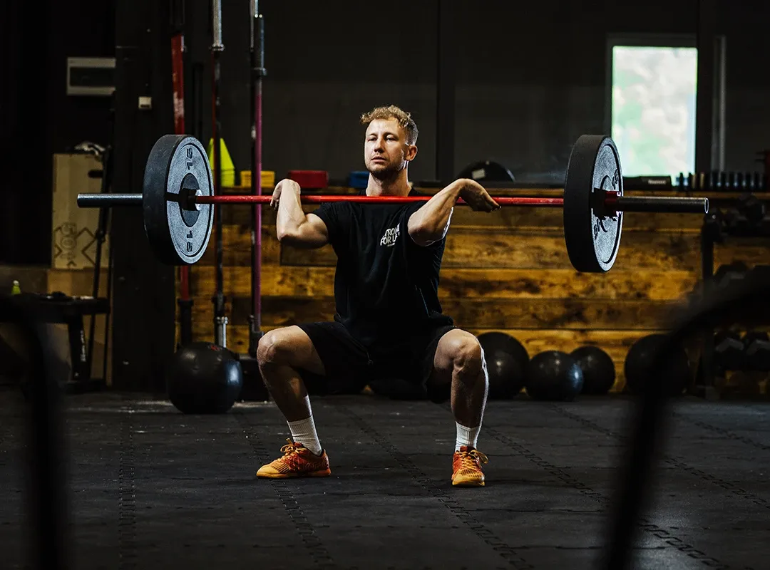 osoby ćwiczące na różnych poziomach zaawansowania