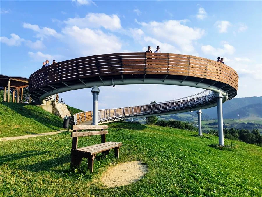 Ruiny zamku Rytro platforma ślimak Wola Krogulecka