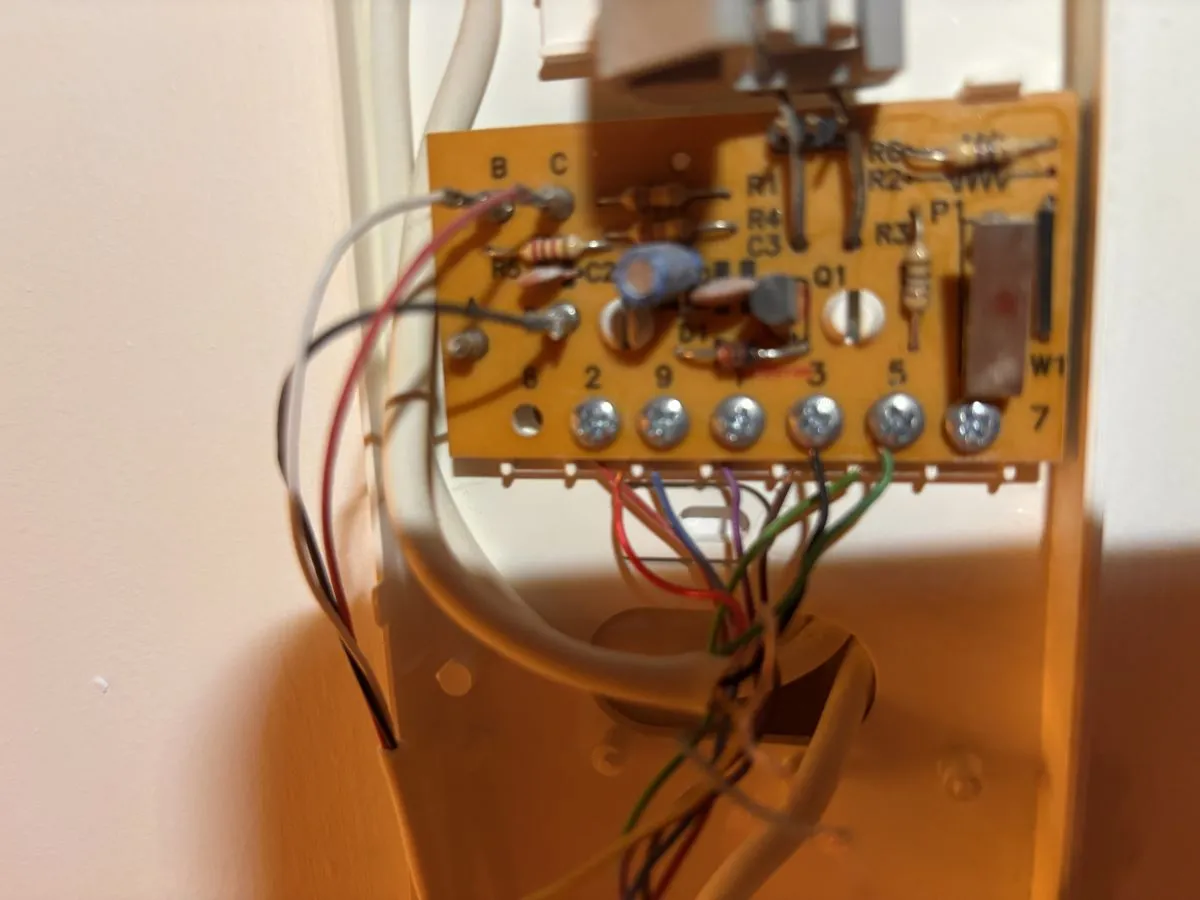 identyfikacja przewodów domofonu multimetrem