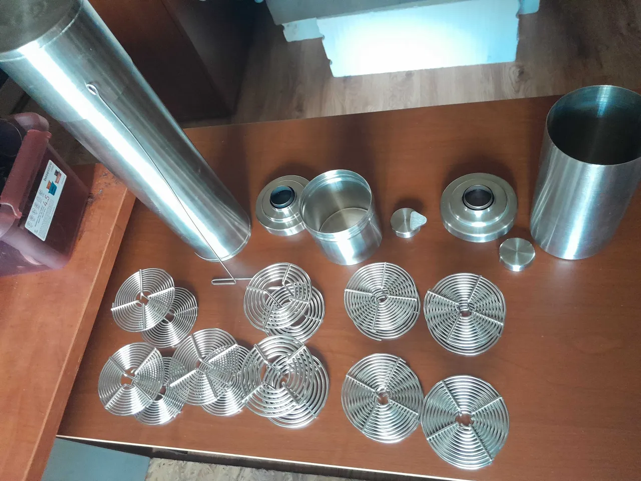 Sprzęt do wywoływania film&oacute;w w domu: koreks, chemia, menzurki