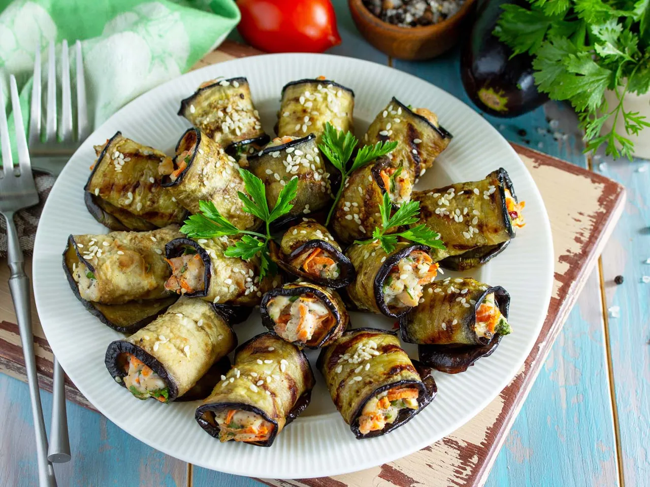 Aubergines grill&eacute;es roul&eacute;es feta menthe