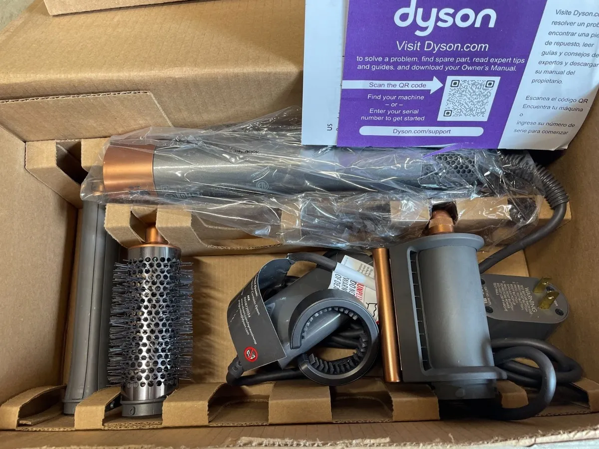 Dyson dostawa kurier DHL