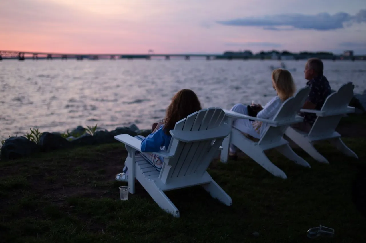Mielno plaża zachód słońca impreza vs rodzina