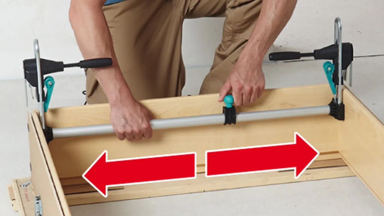 narzędzia do budowy drzwi stajennych