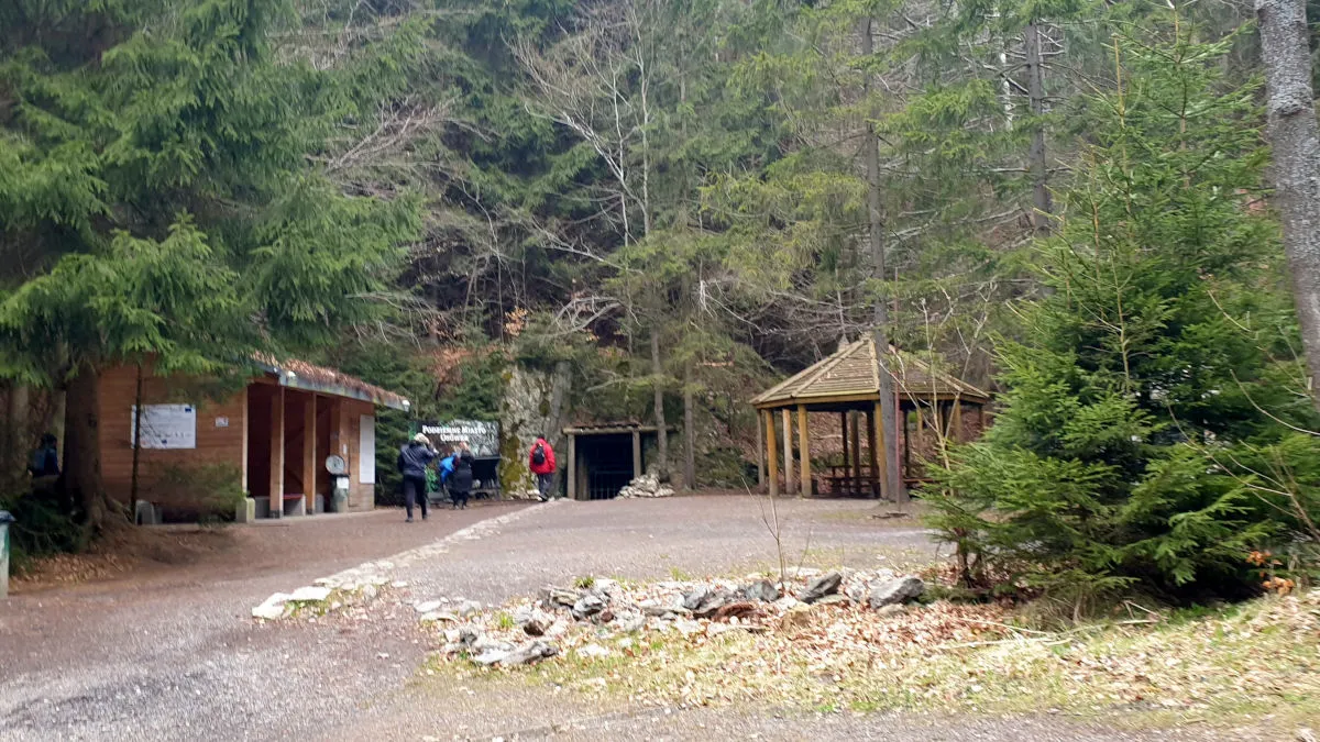 Podziemne miasto Osówka wejście