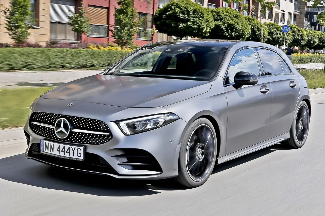 Mercedes A Klasa generacje por&oacute;wnanie