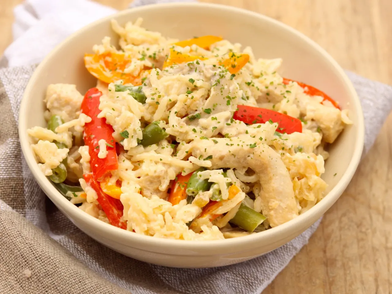 ryż z dodatkami ziołami masłem