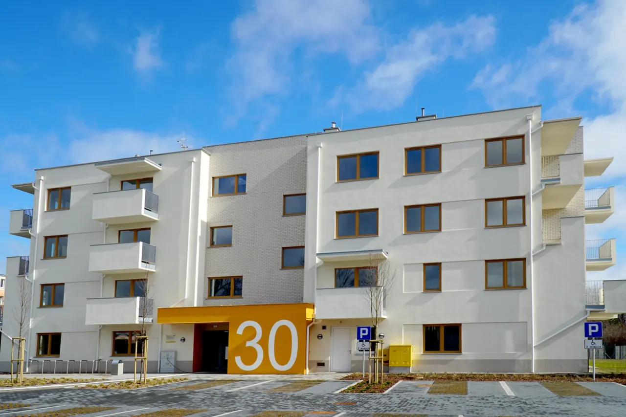 mieszkanie komunalne budynek blok