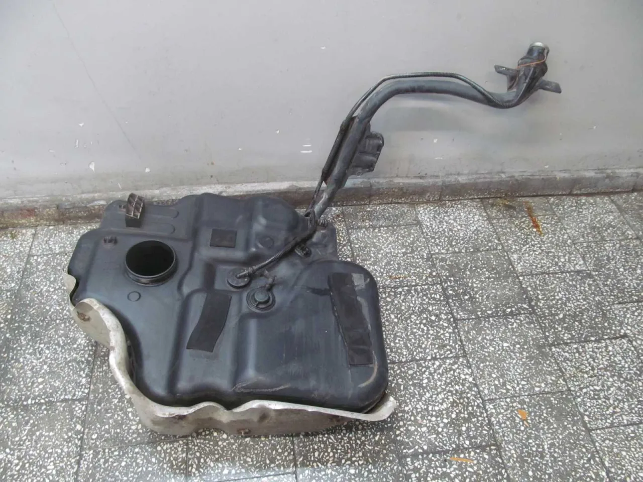 VW Touran 1.9 TDI zbiornik paliwa schemat