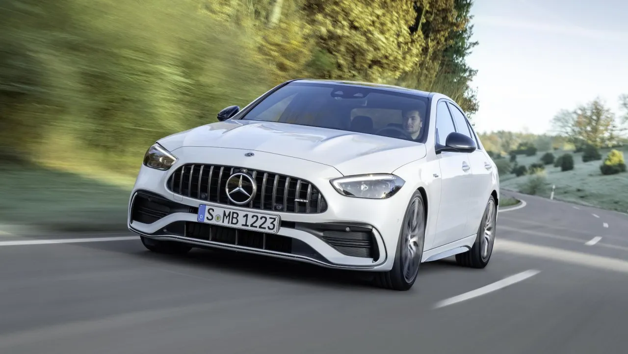 Mercedes C63 AMG W206 cena