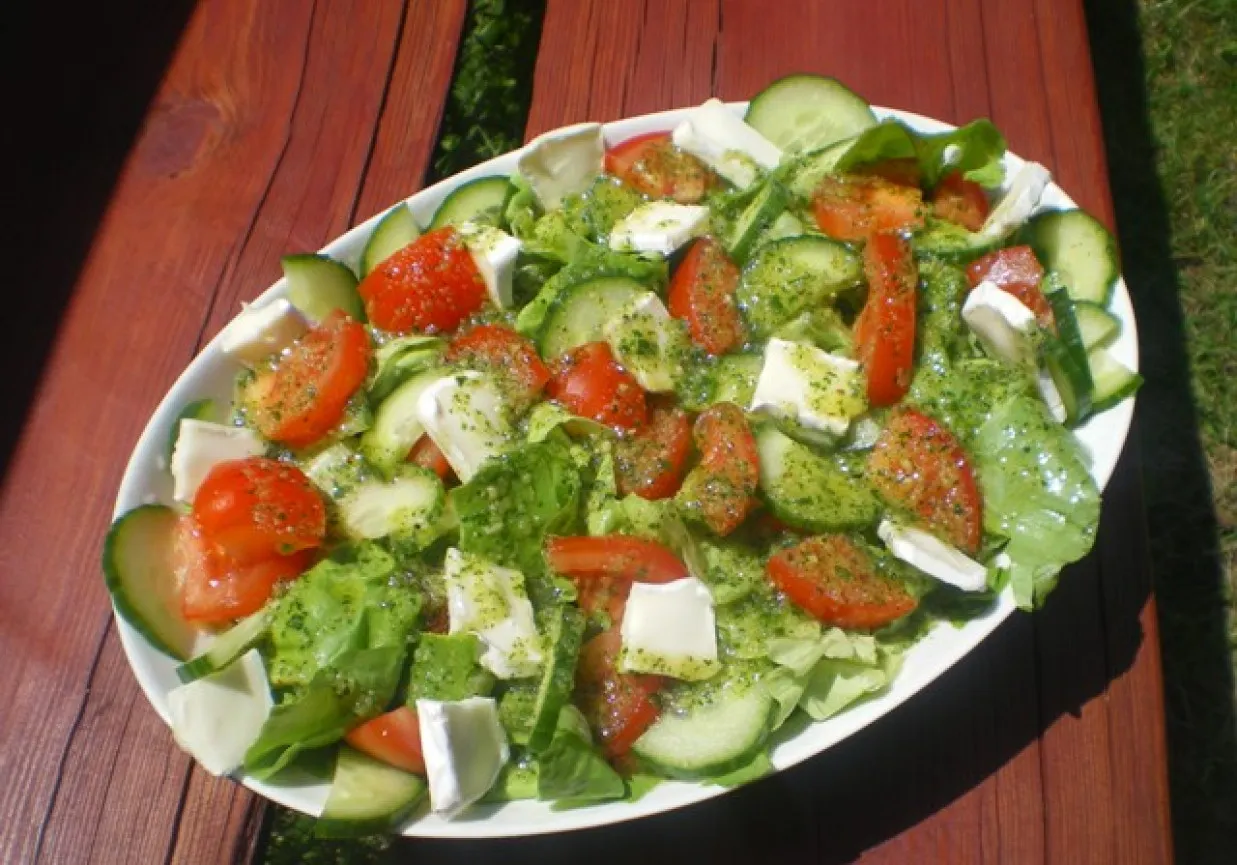 przekąski z pesto dipy sałatki