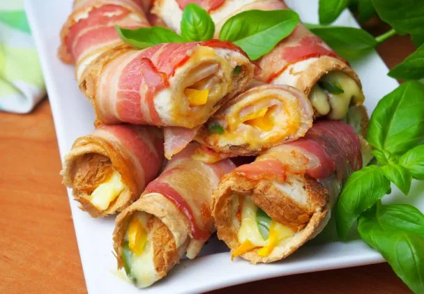 r&oacute;żnorodne dania z chleba tostowego na kolację