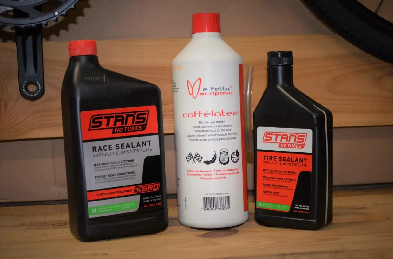 r&oacute;żne rodzaje mleczek tubeless