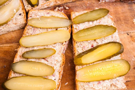 r&oacute;żne formy chleba bochenek kromka pajda