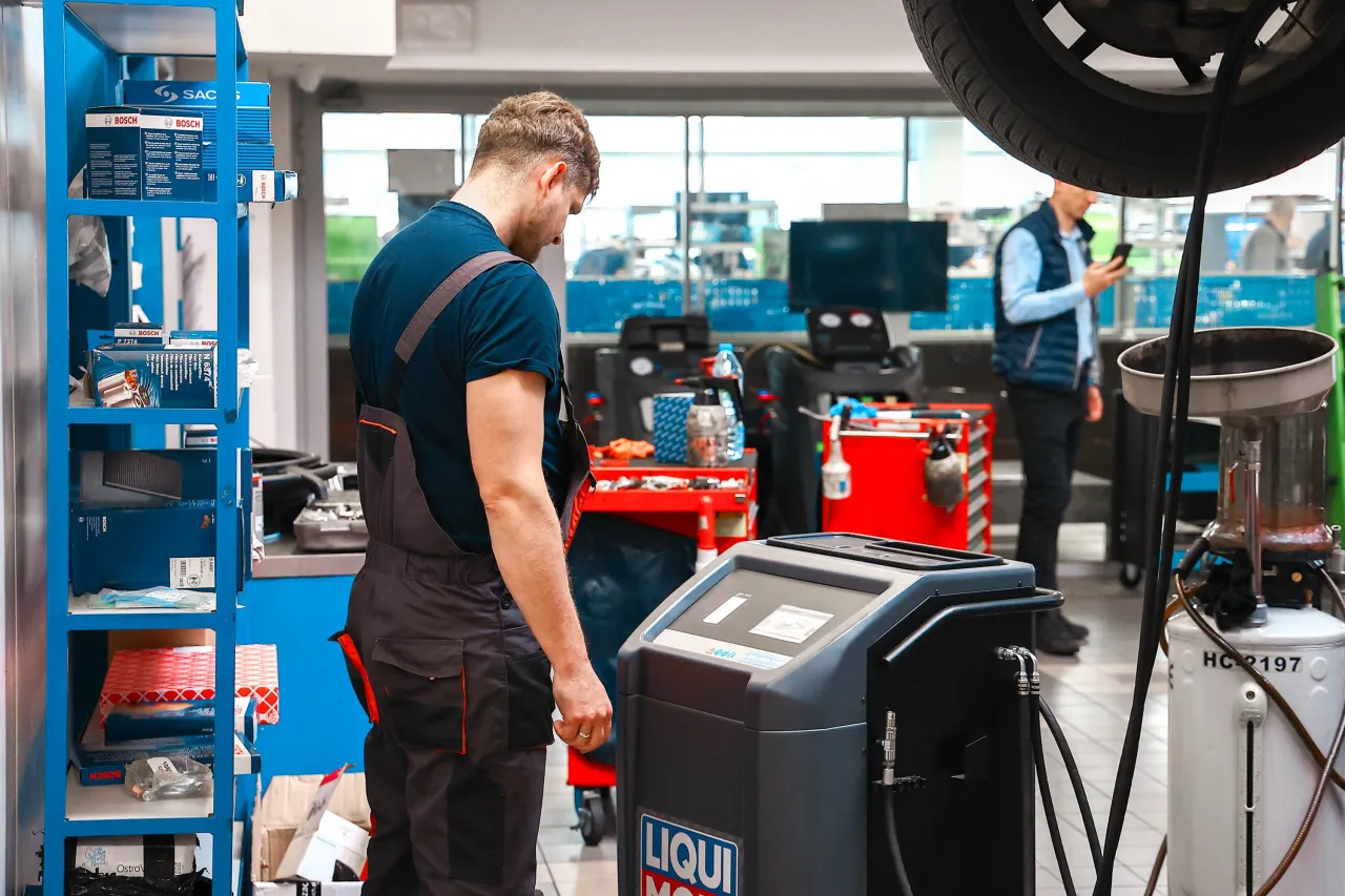 uszkodzona skrzynia automatyczna / zużyty olej w skrzyni automatycznej