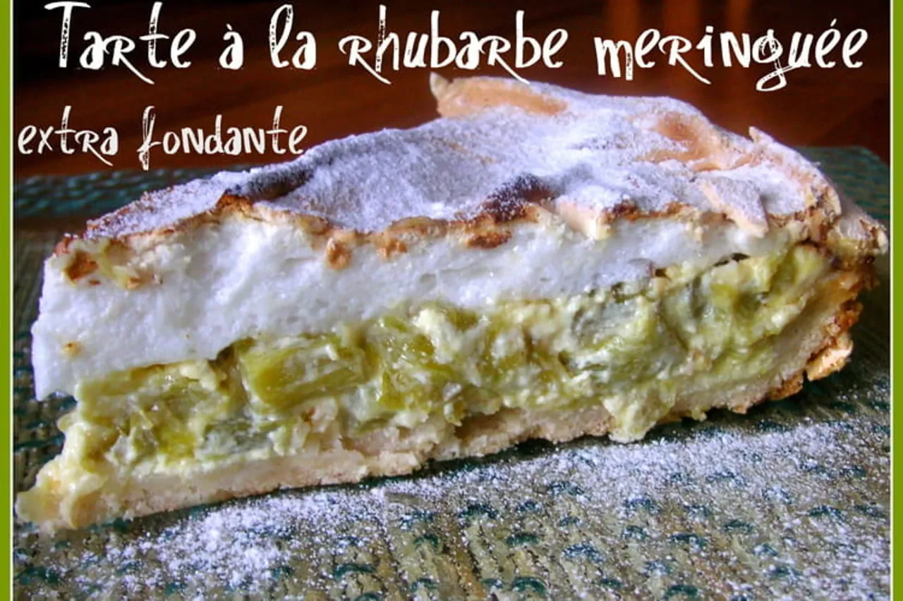 Tarte à la rhubarbe meringuée