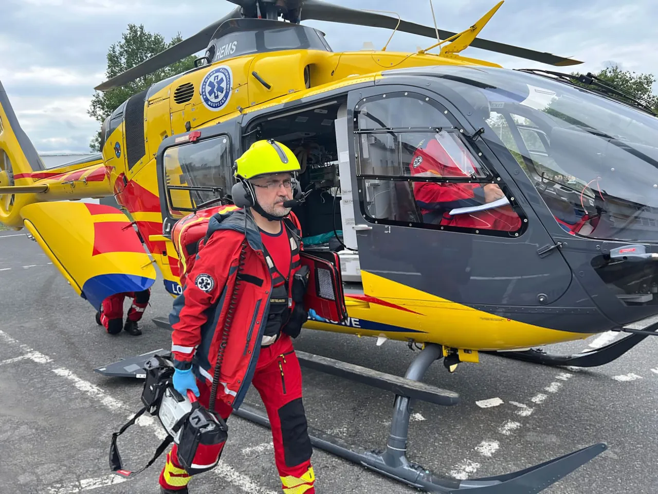 ratownik medyczny w karetce, ratownik medyczny na SOR, ratownik LPR