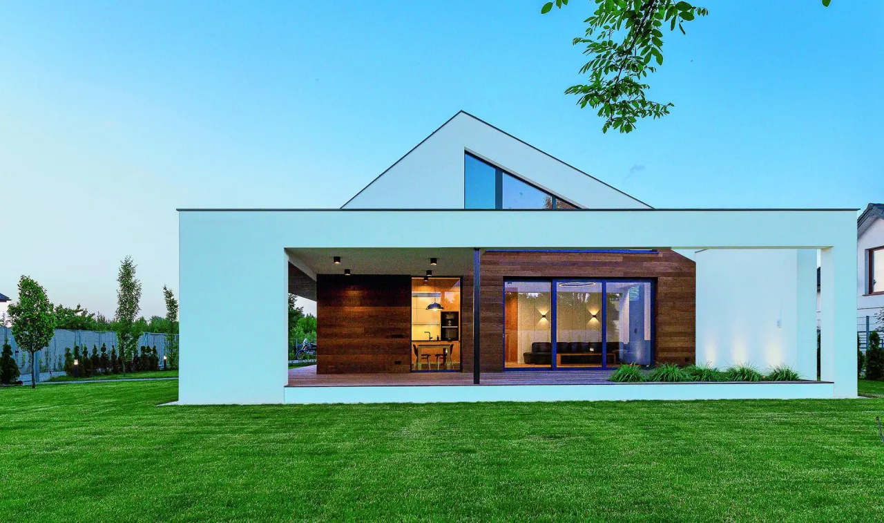 domy prosta bryła vs skomplikowany projekt architektura