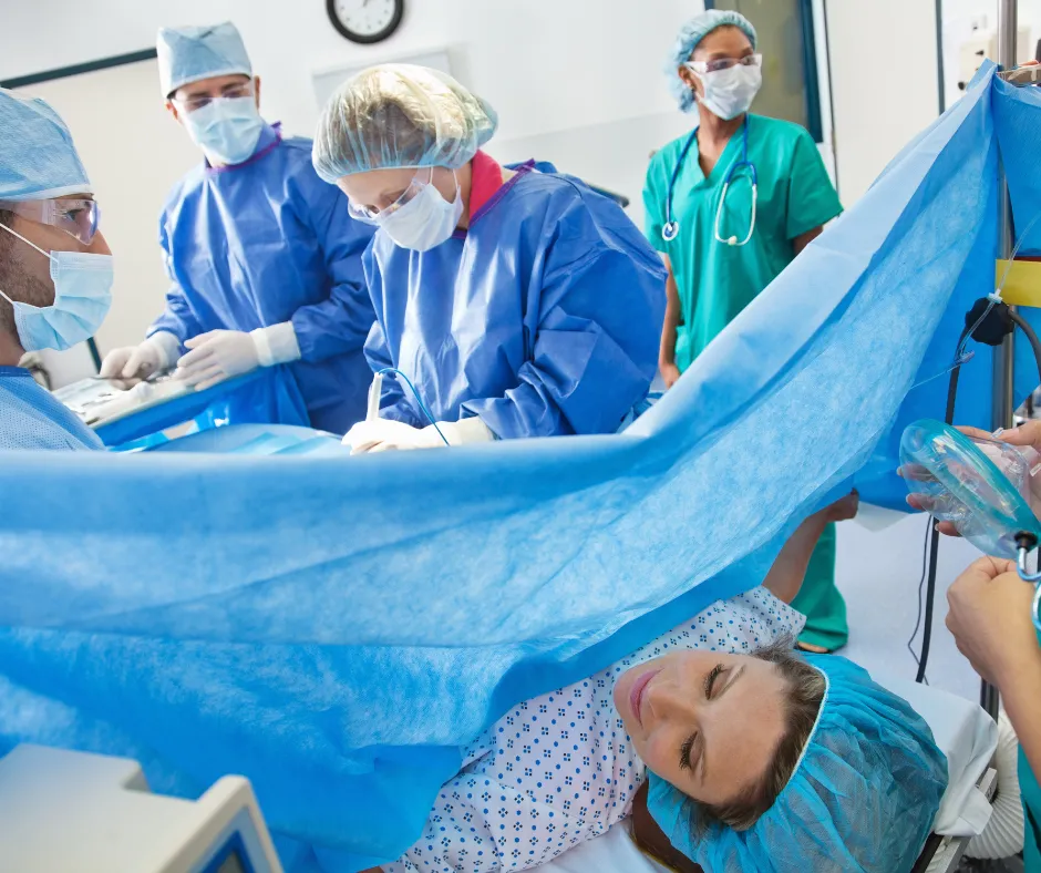 Sala operacyjna cięcie cesarskie