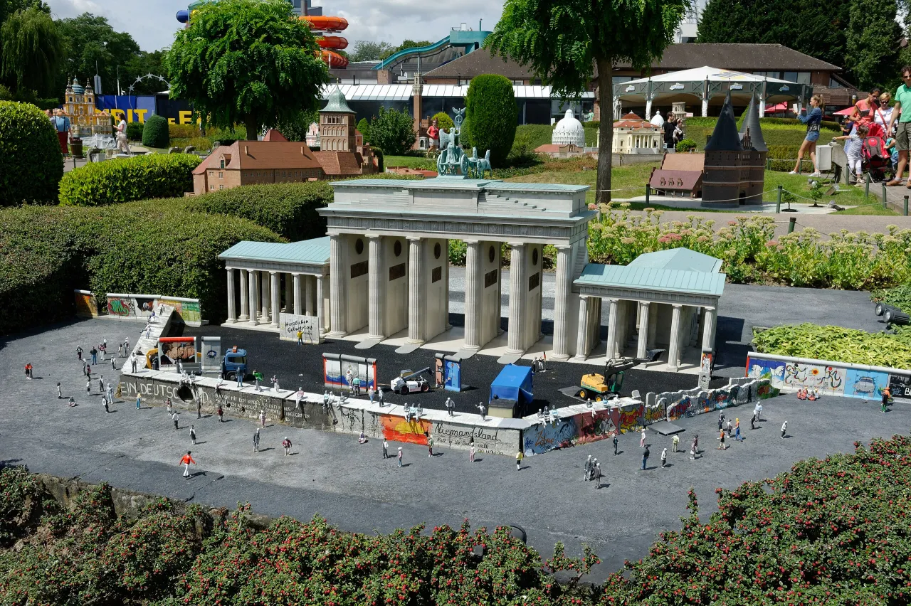 Mini-Europa Brandenburger Tor Modell Detailaufnahme