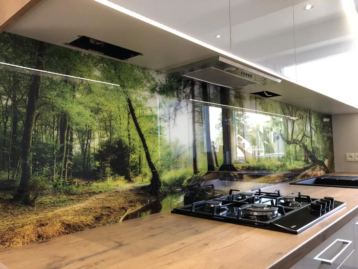 Nowoczesne panele szklane w kuchni