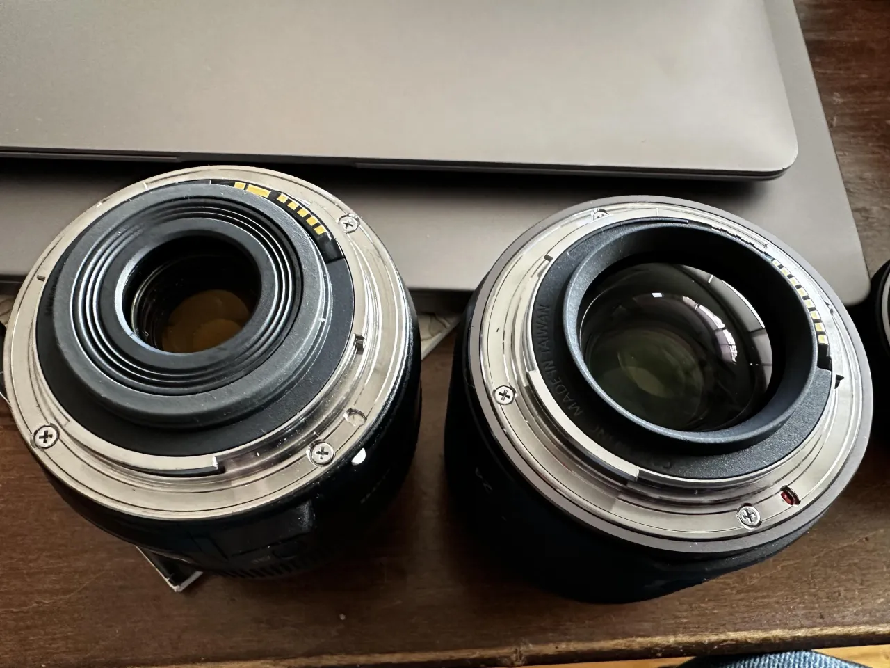 Por&oacute;wnanie matryc APS-C i pełnoklatkowych lustrzanek