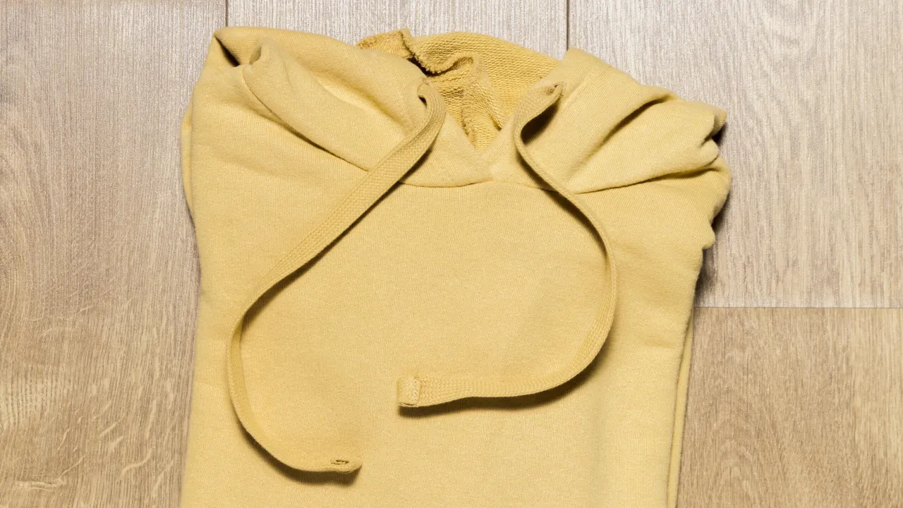 Jak złożyć bluzę klasycznie krok po kroku