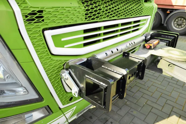 Niezbędny sprzęt do holowania samochodu