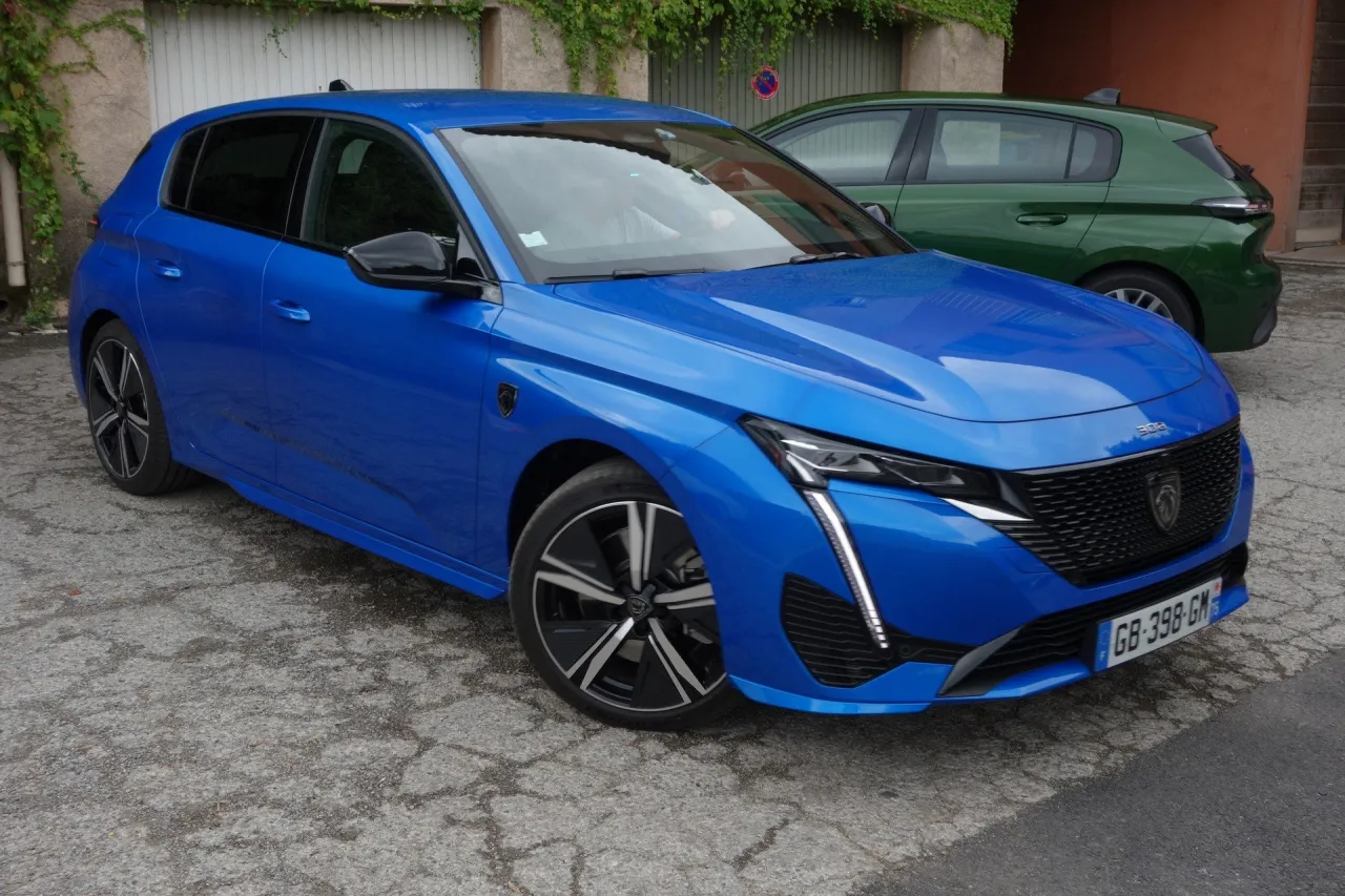 Peugeot 308 r&oacute;żne generacje