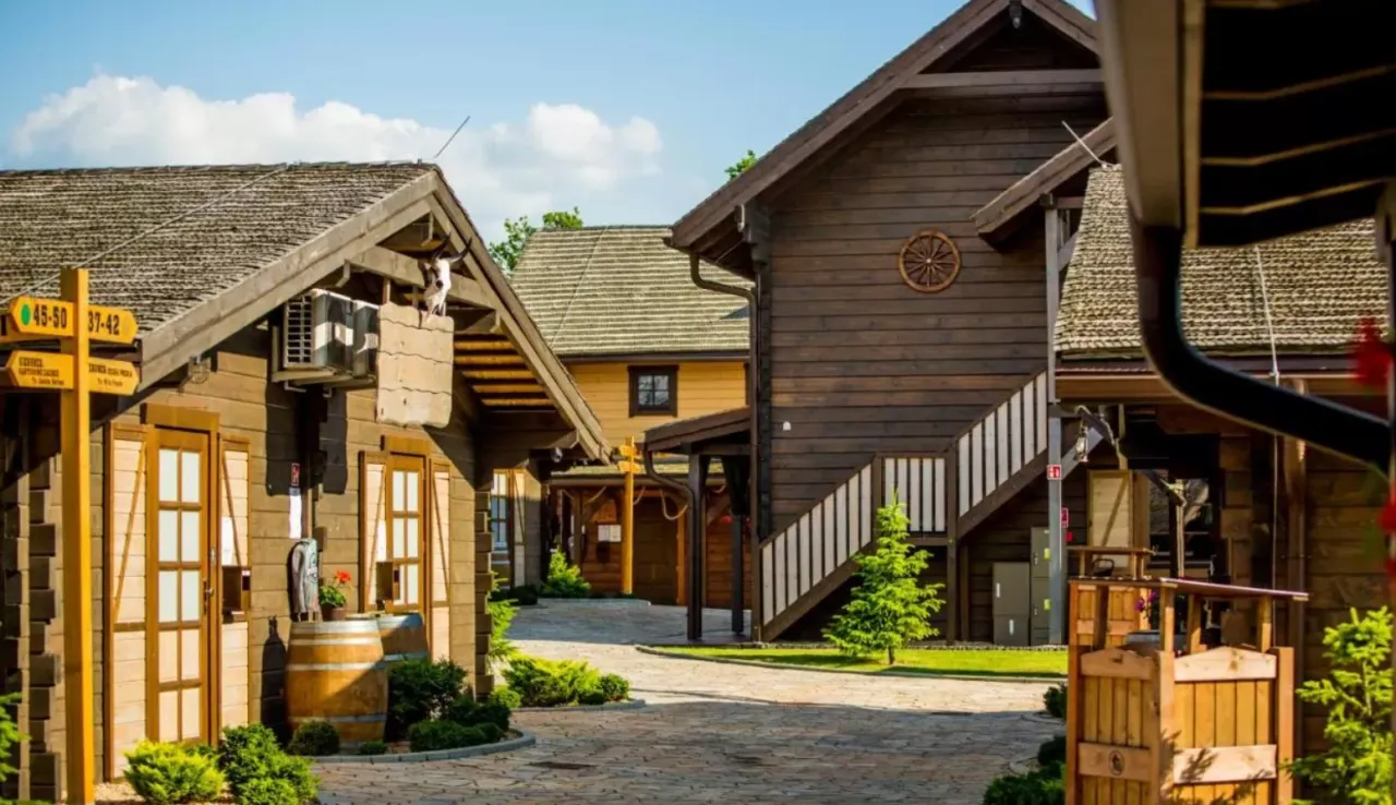 Western Camp Resort Energylandia noclegi