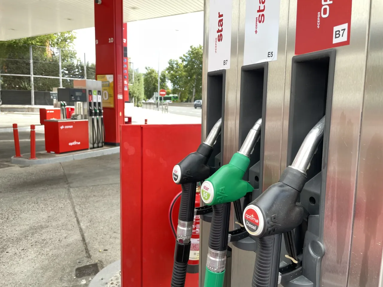 Zdjęcie ¿Es mejor diésel o gasolina? Comparativa de eficiencia y costos