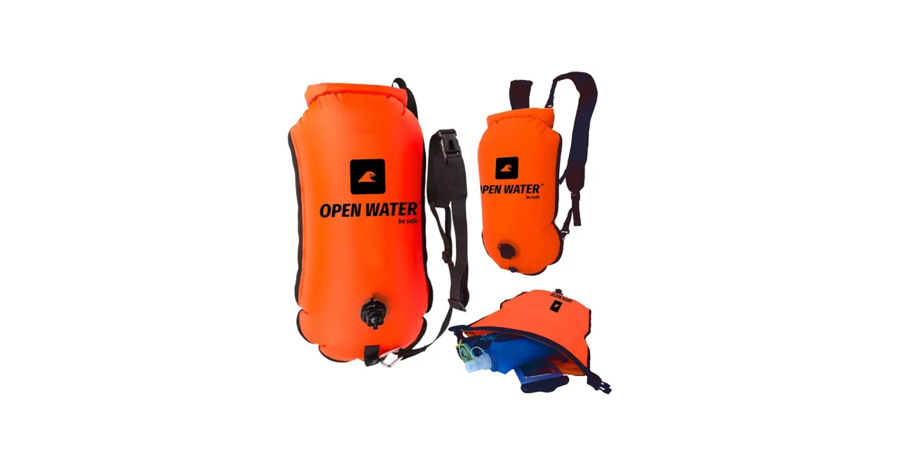 Pomarańczowy plecak do pływania Open Water, idealny na otwarte wody. W zestawie mniejszy model i torba z zawartością.