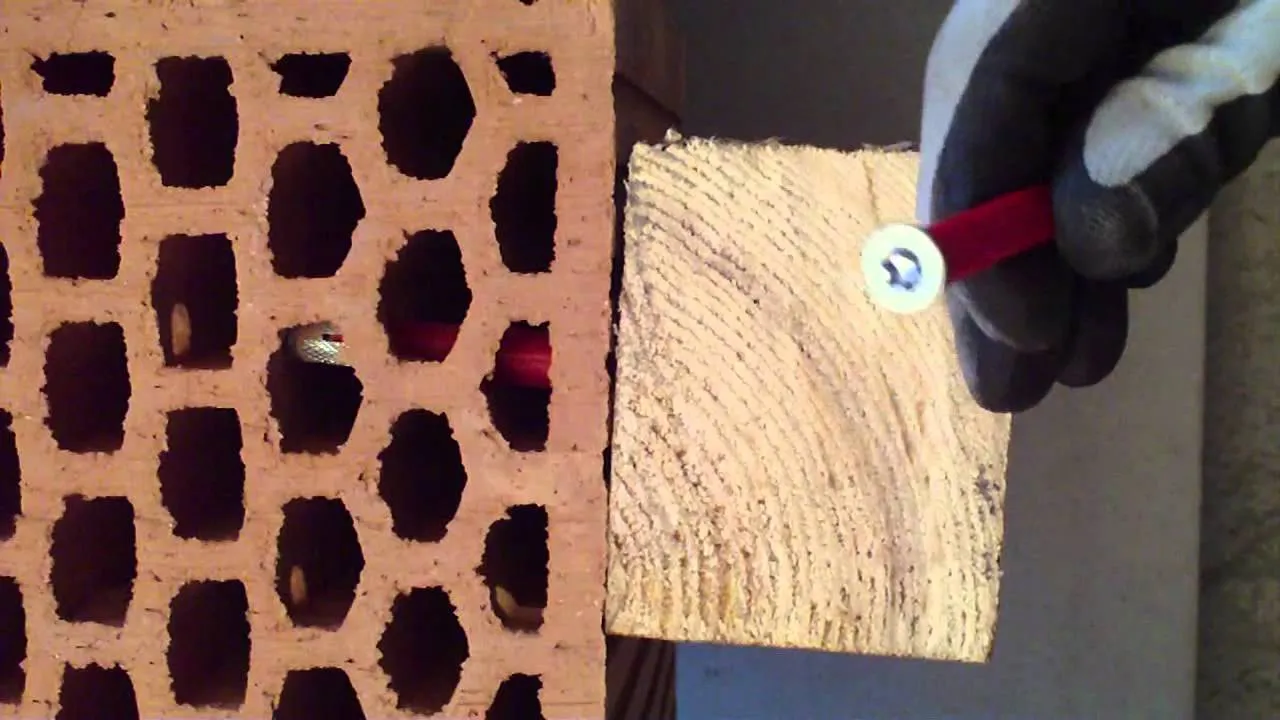 r&oacute;żne typy kołk&oacute;w do pustak&oacute;w ceramicznych