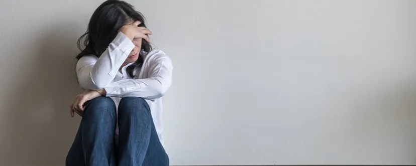 osoba odczuwająca niepokój lub stres